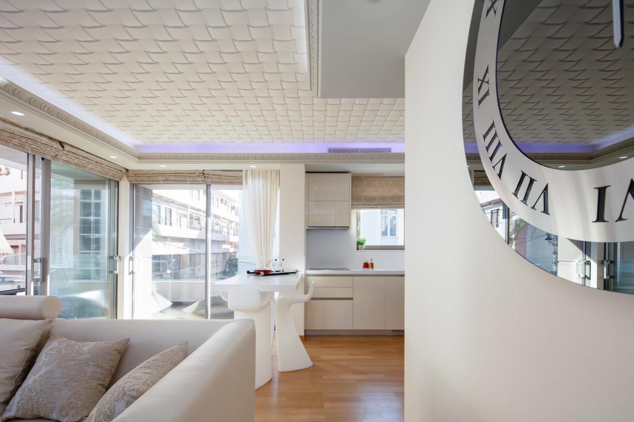 De President Suite, Demani President Suites Сития Екстериор снимка