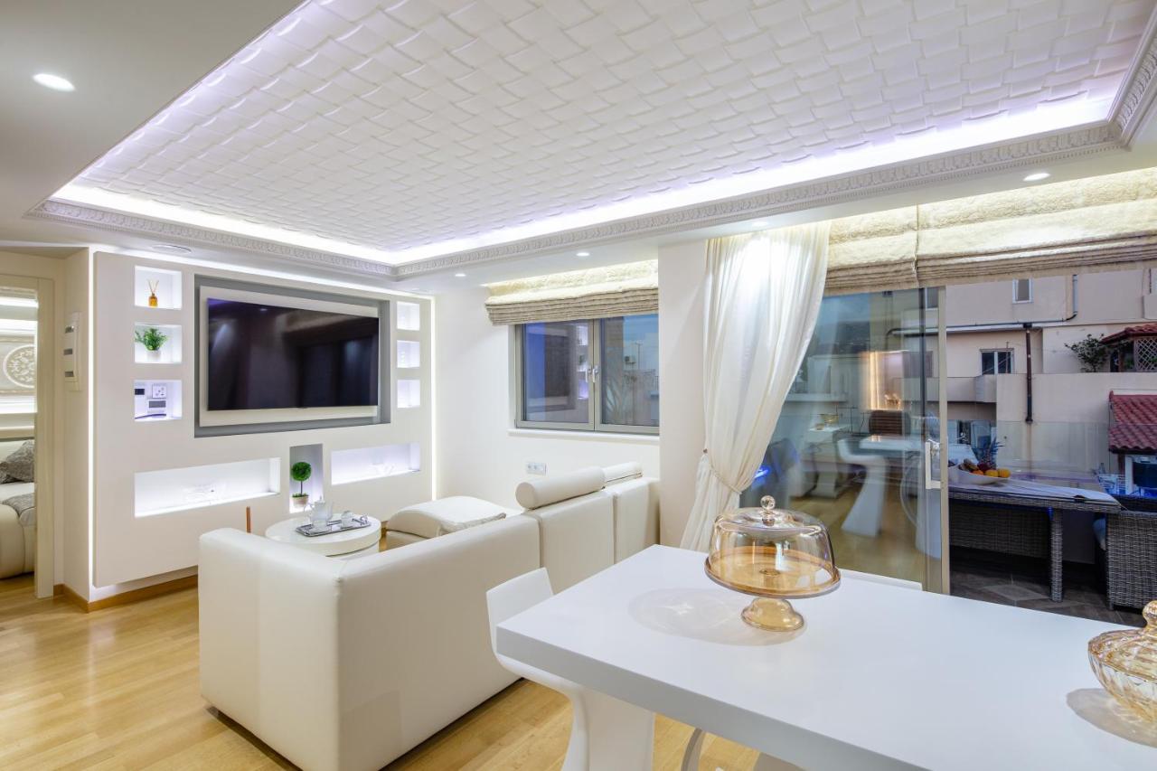 De President Suite, Demani President Suites Сития Екстериор снимка