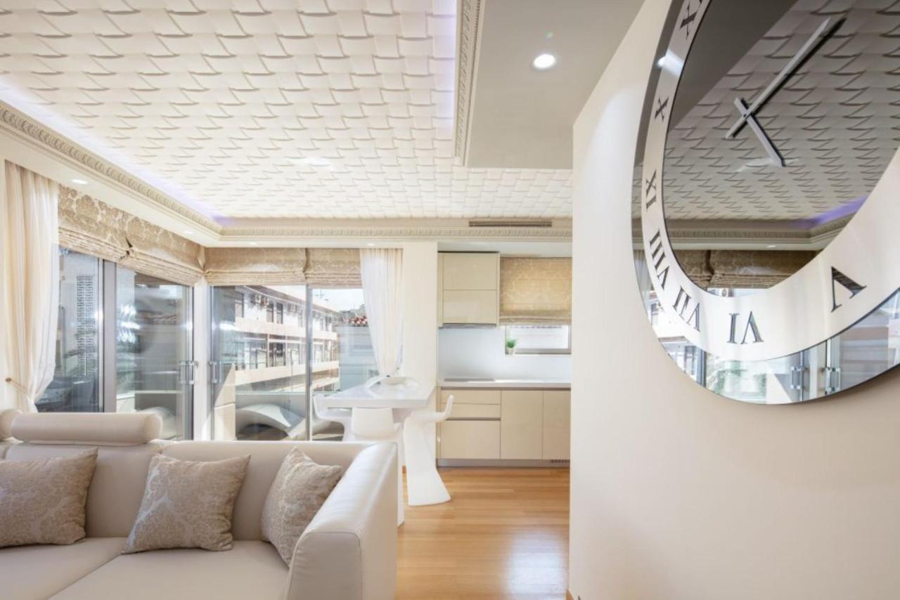 De President Suite, Demani President Suites Сития Екстериор снимка