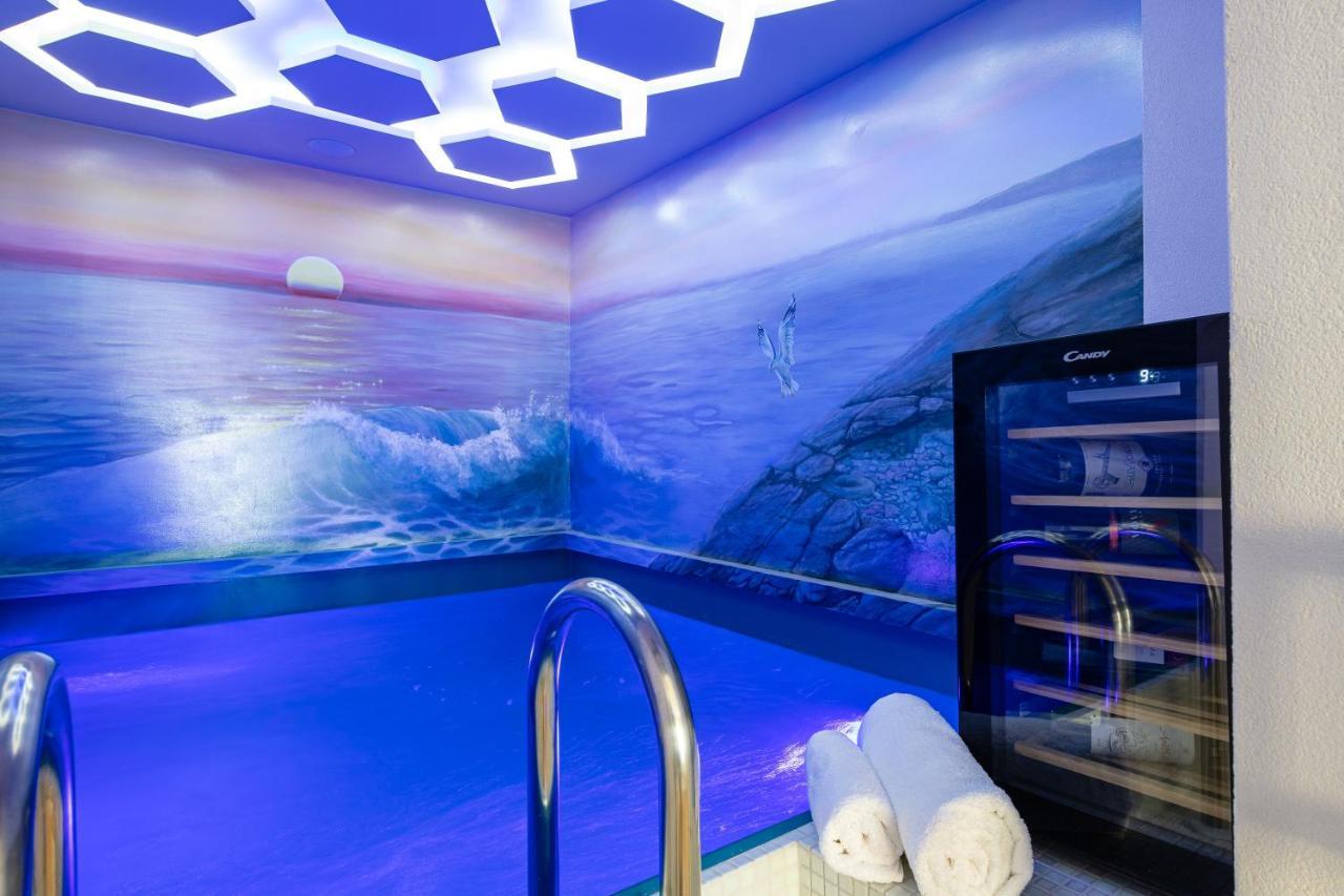 De President Suite, Demani President Suites Сития Екстериор снимка