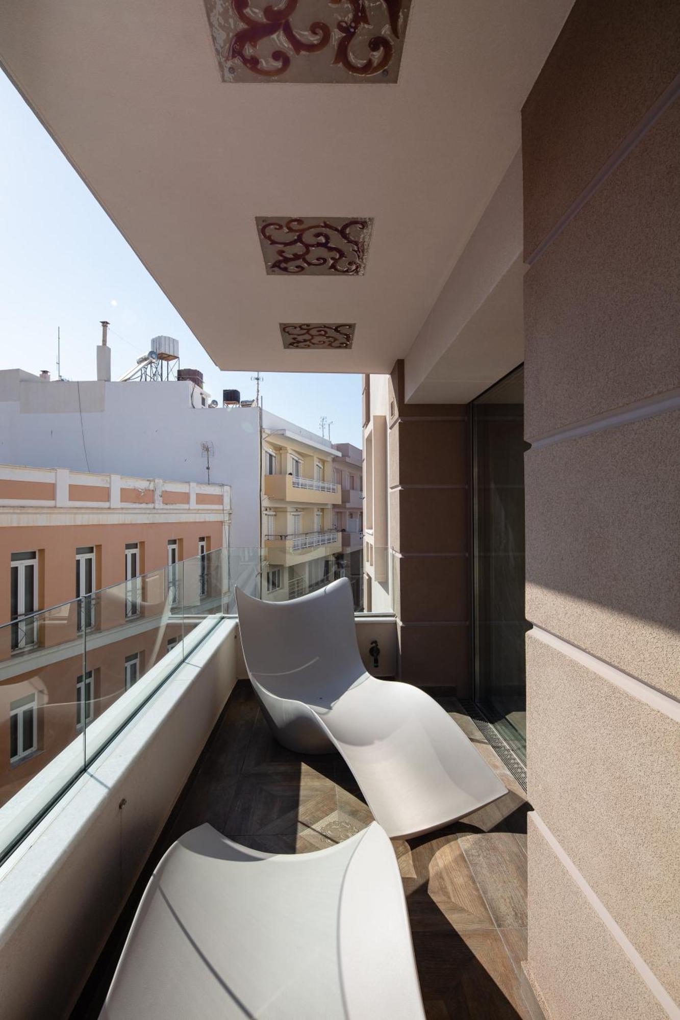 De President Suite, Demani President Suites Сития Екстериор снимка