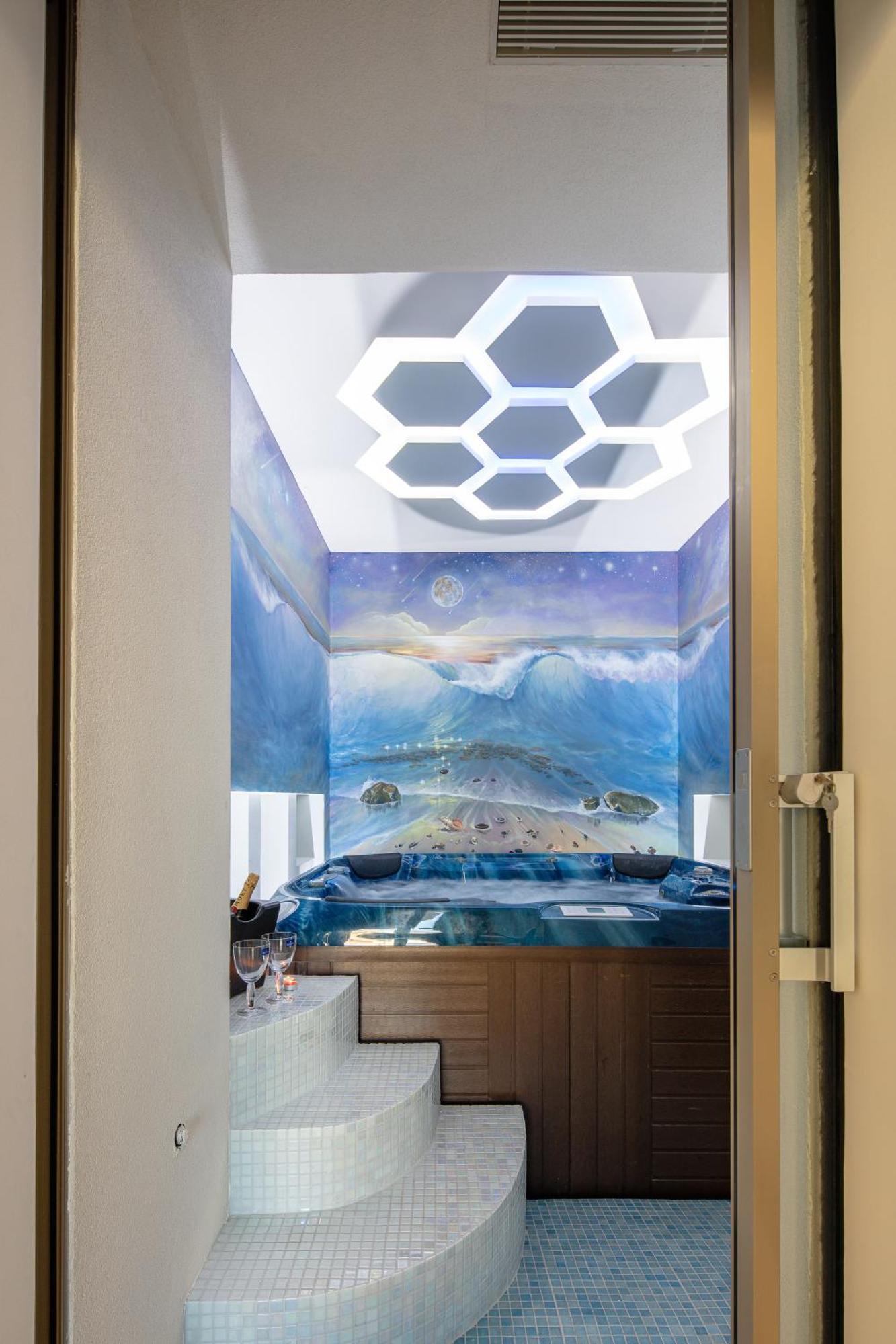 De President Suite, Demani President Suites Сития Екстериор снимка