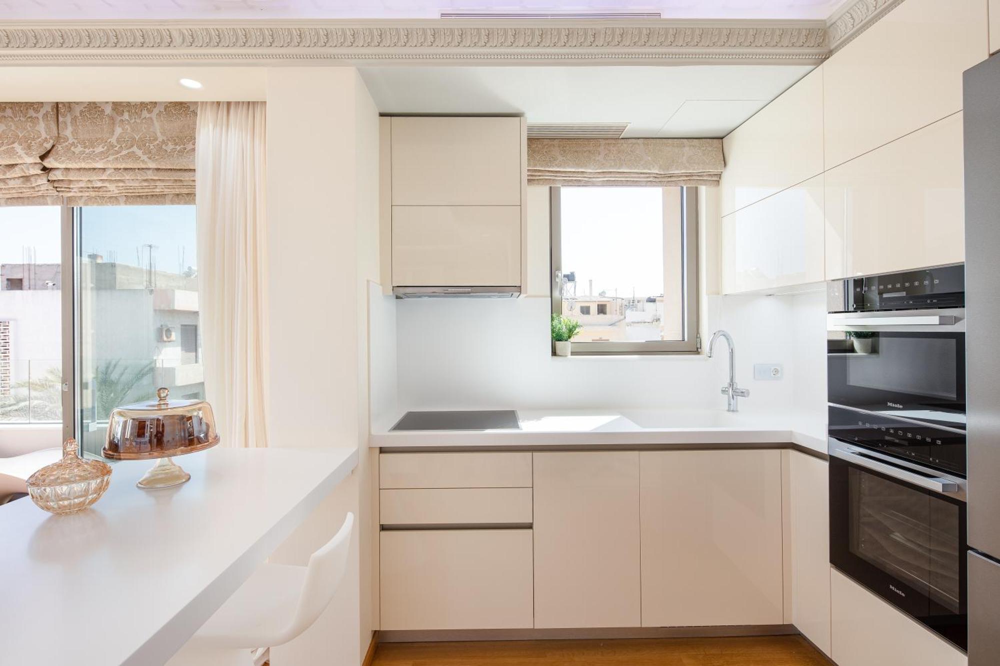 De President Suite, Demani President Suites Сития Екстериор снимка