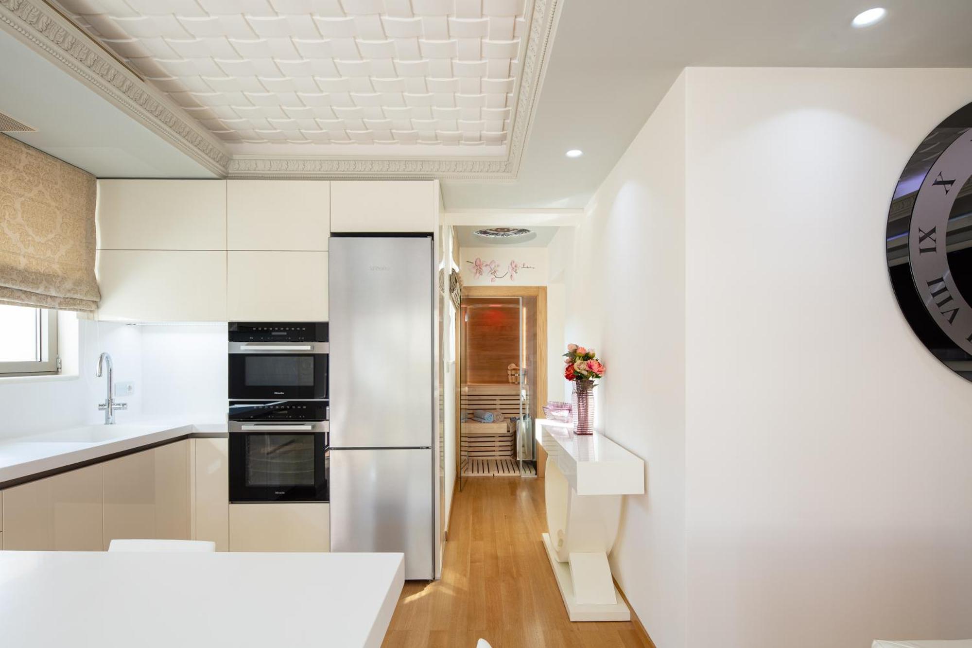 De President Suite, Demani President Suites Сития Екстериор снимка