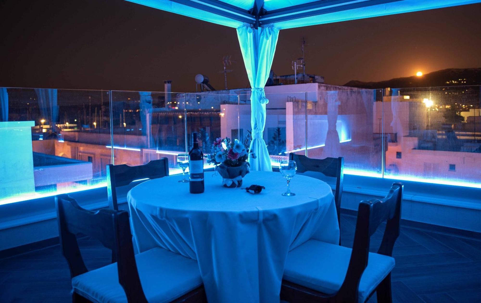 De President Suite, Demani President Suites Сития Екстериор снимка